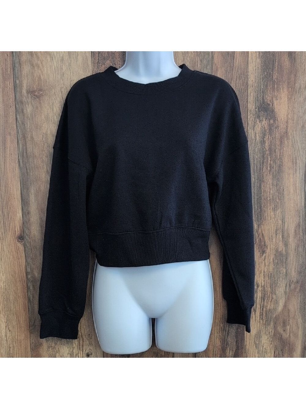 NWT Wild Fable Navy Cropped Sweatshirt  S         -717B - Picture 2 of 5